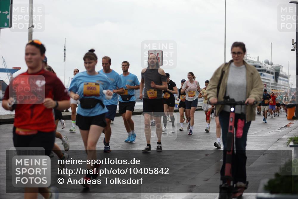 13.09.2026 - Kiel Lauf Andreas Tolksdorf http://msf.ph/oto/10405842 13.09.2026 11:07:31 Kiellinie 9905, 6227, 8360, 363 meine-sportfotos.de