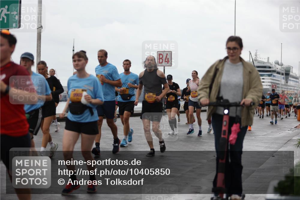 13.09.2026 - Kiel Lauf Andreas Tolksdorf http://msf.ph/oto/10405850 13.09.2026 11:07:31 Kiellinie 9905, 6227, 4, 8363, 8360, 3 meine-sportfotos.de