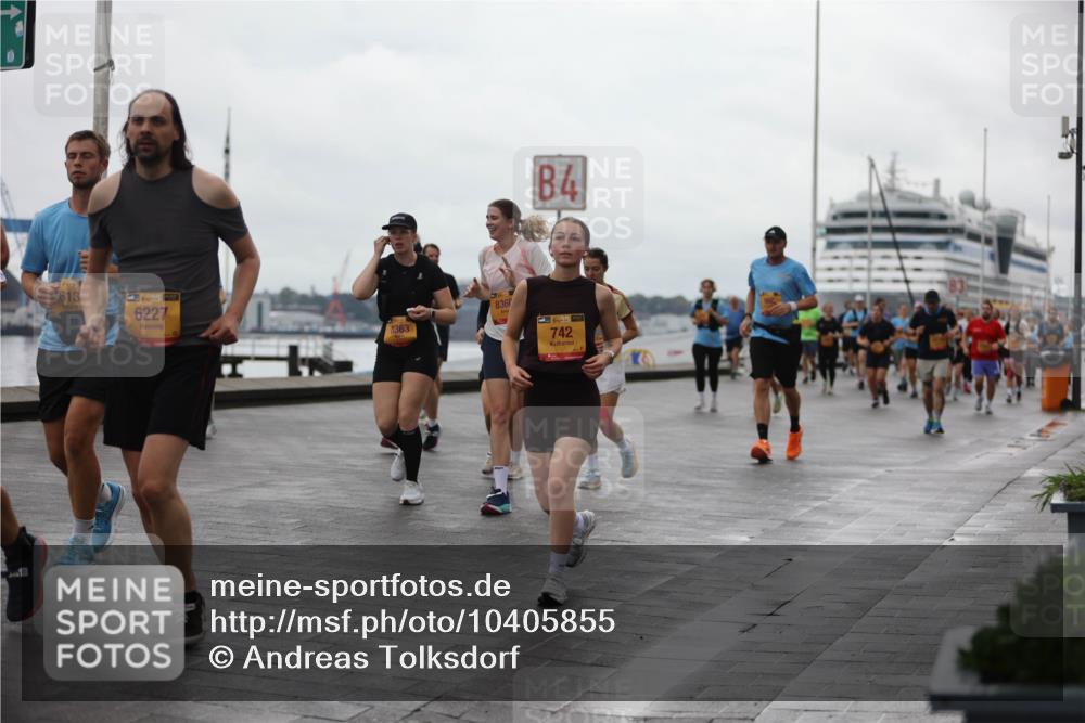 13.09.2026 - Kiel Lauf Andreas Tolksdorf http://msf.ph/oto/10405855 13.09.2026 11:07:33 Kiellinie 39, 613, 6227, 8363, 4, 36, 8360, 742 meine-sportfotos.de