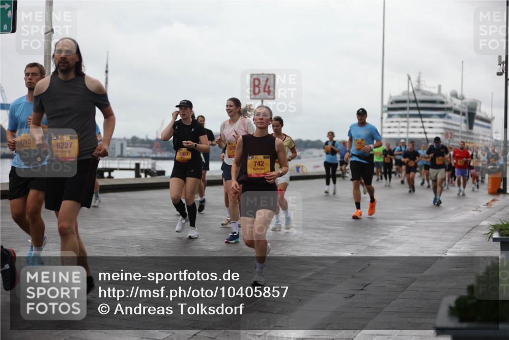 13.09.2026 - Kiel Lauf Andreas Tolksdorf http://msf.ph/oto/10405857 13.09.2026 11:07:33 Kiellinie 4, 39, 613, 739, 6227, 8363, 836, 742 meine-sportfotos.de