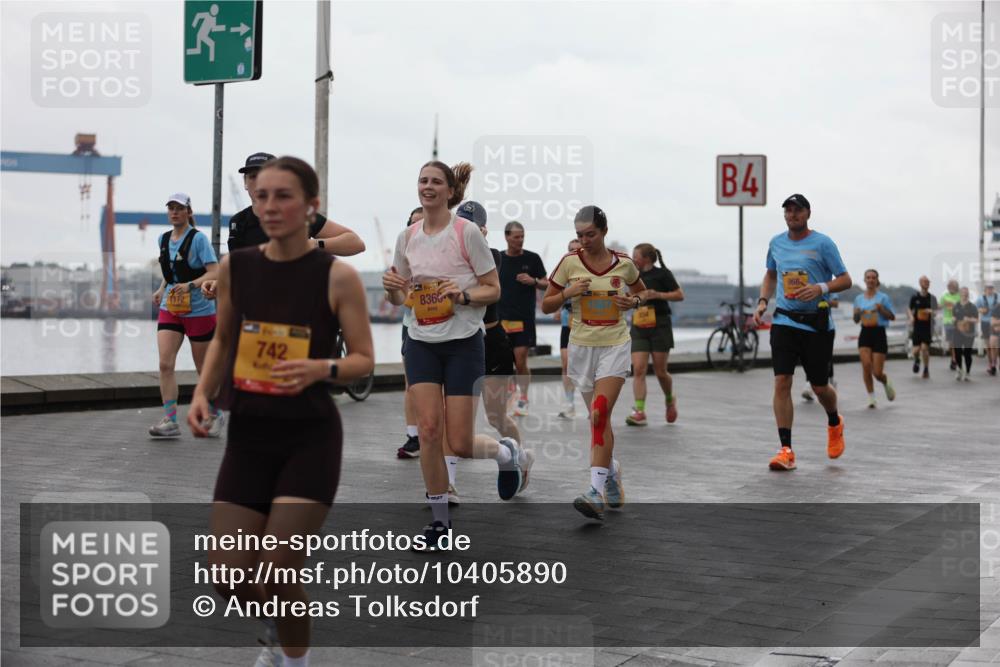 13.09.2026 - Kiel Lauf Andreas Tolksdorf http://msf.ph/oto/10405890 13.09.2026 11:07:34 Kiellinie 742, 39, 8366, 39, 4 meine-sportfotos.de