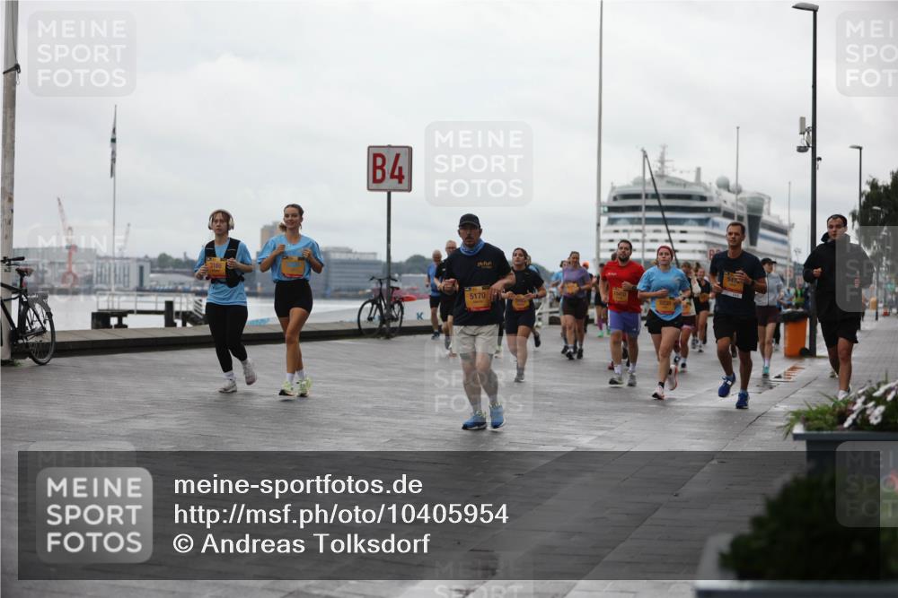 13.09.2026 - Kiel Lauf Andreas Tolksdorf http://msf.ph/oto/10405954 13.09.2026 11:07:38 Kiellinie 3166, 4, 5170, 10410, 9239 meine-sportfotos.de