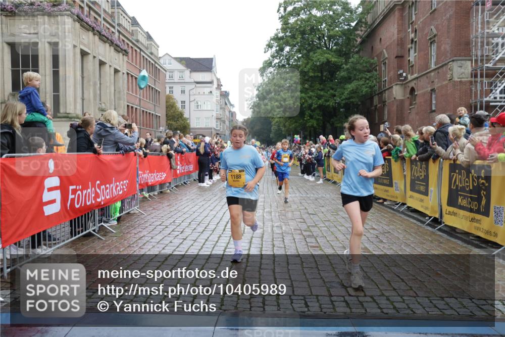13.09.2026 - Kiel Lauf Yannick Fuchs http://msf.ph/oto/10405989 13.09.2026 08:58:13 Ziel 734, 1462, 2710, 2908, 3145, 3150, 3492, 3567, 4491, 4550, 4995, 4999, 5005, 6246, 6350, 6428, 6588, 7018, 7026, 7031, 7574, 7576, 7812, 9097, 9372, 9490, 9585, 9622, 9701, 10350, 10427, 10566, 10890, 10899, 11077, 11638, 11673, 12216, 12357, 57, 689, 1520, 1714, 1791, 2326, 2439, 2964, 3020, 3359, 3375, 3691, 3891, 4025, 4182, 4185, 4321, 4382, 4383, 5093, 5219, 5244, 5666, 5733, 5762, 5765, 5895, 6056, 6984, 7058, 7547, 7604, 7608, 7609, 8668, 8674, 8675, 9324 meine-sportfotos.de