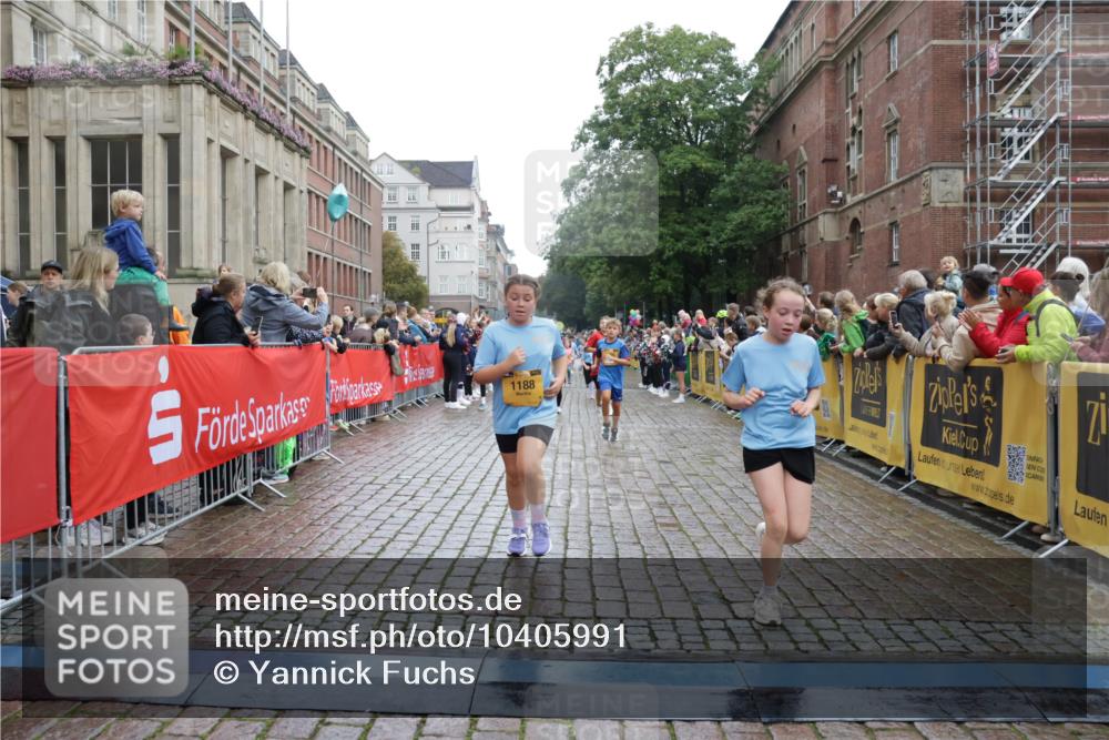 13.09.2026 - Kiel Lauf Yannick Fuchs http://msf.ph/oto/10405991 13.09.2026 08:58:13 Ziel 734, 1462, 2710, 2908, 3145, 3150, 3492, 3567, 4491, 4550, 4995, 4999, 5005, 6246, 6350, 6428, 6588, 7018, 7026, 7031, 7574, 7576, 7812, 9097, 9372, 9490, 9585, 9622, 9701, 10350, 10427, 10566, 10890, 10899, 11077, 11638, 11673, 12216, 12357, 57, 689, 1520, 1714, 1791, 2326, 2439, 2964, 3020, 3359, 3375, 3691, 3891, 4025, 4182, 4185, 4321, 4382, 4383, 5093, 5219, 5244, 5666, 5733, 5762, 5765, 5895, 6056, 6984, 7058, 7547, 7604, 7608, 7609, 8668, 8674, 8675, 9324 meine-sportfotos.de
