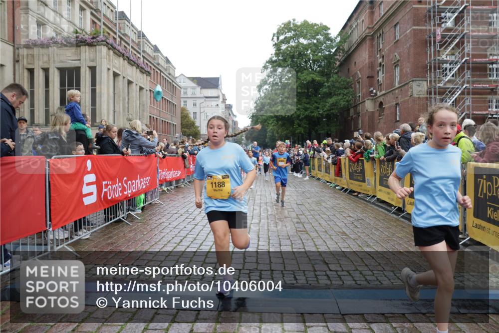 13.09.2026 - Kiel Lauf Yannick Fuchs http://msf.ph/oto/10406004 13.09.2026 08:58:14 Ziel 734, 1462, 2710, 2908, 3145, 3150, 3492, 3567, 4491, 4546, 4550, 4995, 4999, 5005, 6246, 6350, 6428, 6588, 7018, 7026, 7031, 7574, 7576, 7812, 9097, 9372, 9490, 9585, 9620, 9622, 9701, 10350, 10566, 10890, 10899, 11077, 11638, 11673, 12216, 12357, 57, 689, 1462, 1520, 1714, 1791, 2326, 2439, 2964, 3020, 3359, 3375, 3691, 3891, 4025, 4182, 4185, 4321, 4382, 4383, 5093, 5219, 5244, 5666, 5733, 5762, 5765, 5895, 6056, 6350, 6984, 7058, 7547, 7604, 7608, 7609, 8668, 8674, 8675 meine-sportfotos.de