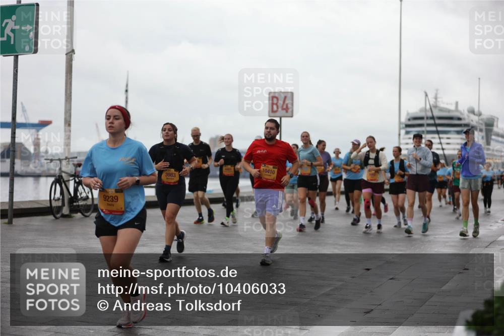 13.09.2026 - Kiel Lauf Andreas Tolksdorf http://msf.ph/oto/10406033 13.09.2026 11:07:43 Kiellinie 9239, 3983, 4, 10410 meine-sportfotos.de