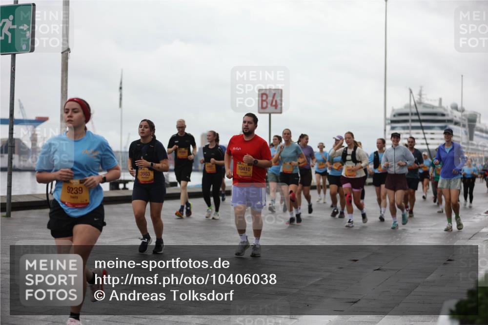 13.09.2026 - Kiel Lauf Andreas Tolksdorf http://msf.ph/oto/10406038 13.09.2026 11:07:43 Kiellinie 9239, 3983, 4401, 10410, 4 meine-sportfotos.de