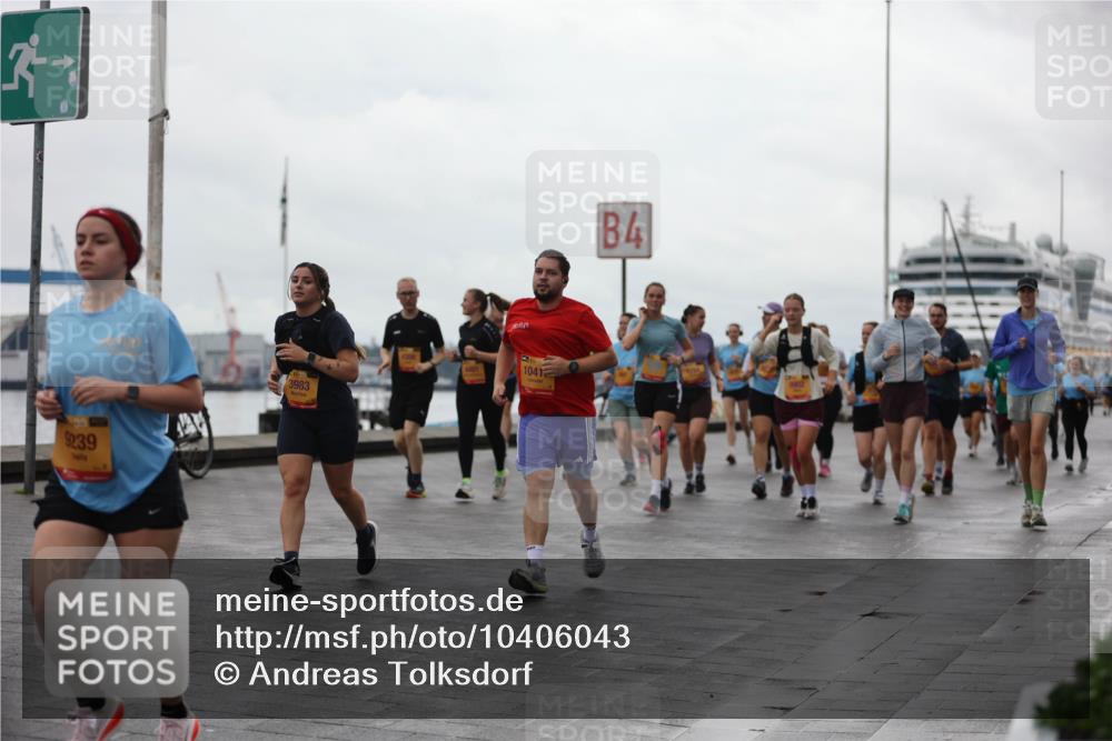 13.09.2026 - Kiel Lauf Andreas Tolksdorf http://msf.ph/oto/10406043 13.09.2026 11:07:43 Kiellinie 9239, 3983, 1041, 4 meine-sportfotos.de
