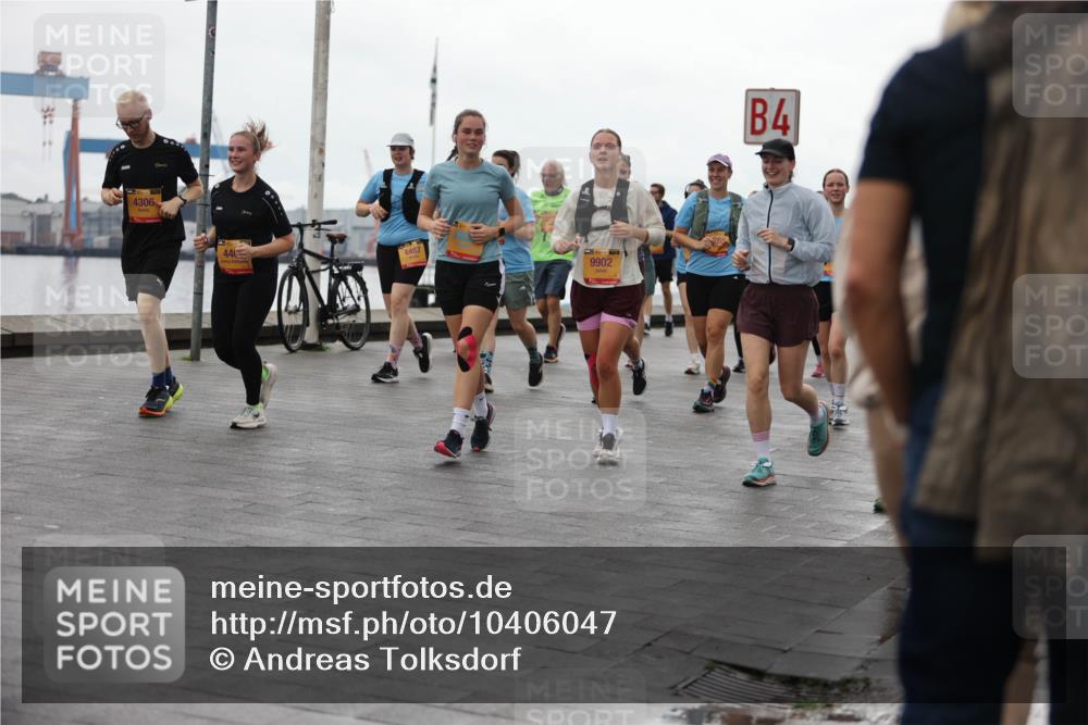 13.09.2026 - Kiel Lauf Andreas Tolksdorf http://msf.ph/oto/10406047 13.09.2026 11:07:46 Kiellinie 4306, 44, 4487, 9902, 4 meine-sportfotos.de
