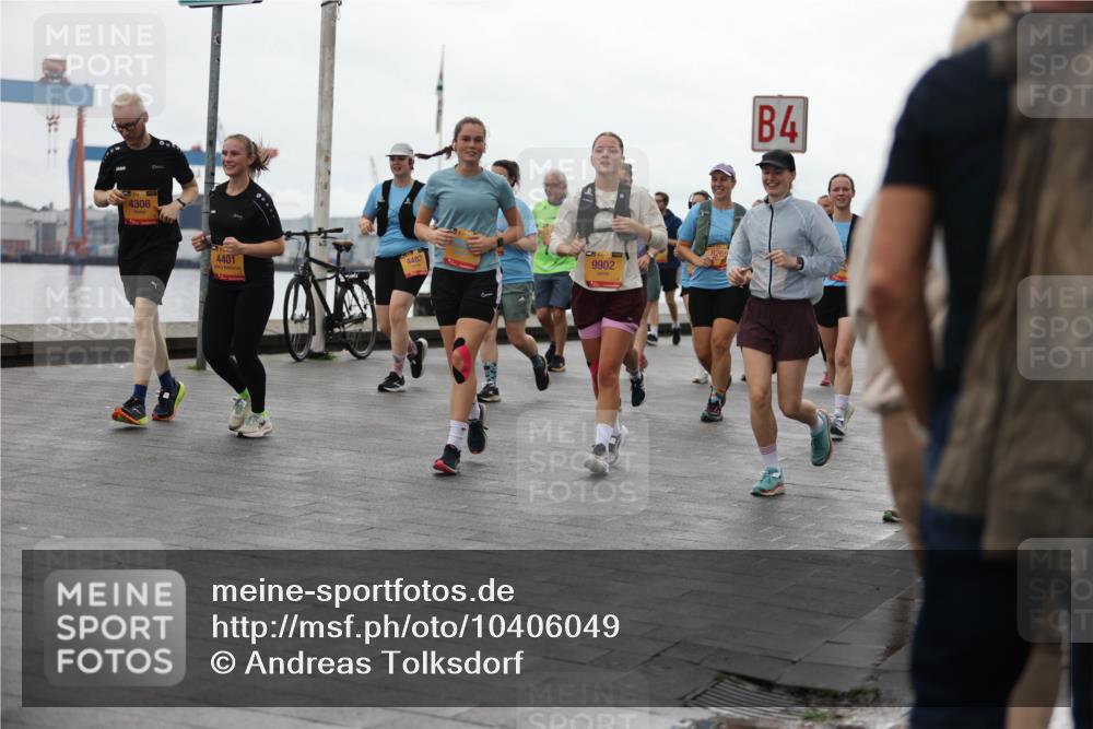 13.09.2026 - Kiel Lauf Andreas Tolksdorf http://msf.ph/oto/10406049 13.09.2026 11:07:46 Kiellinie 4306, 4401, 4487, 9902, 4 meine-sportfotos.de