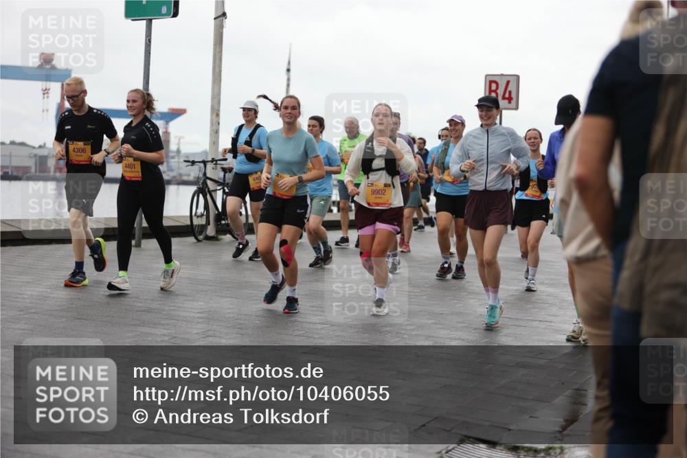 13.09.2026 - Kiel Lauf Andreas Tolksdorf http://msf.ph/oto/10406055 13.09.2026 11:07:46 Kiellinie 4306, 4401, 448, 9902, 4 meine-sportfotos.de