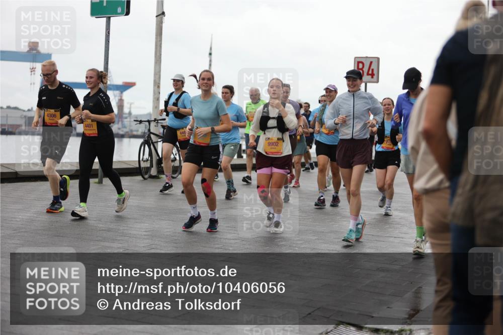13.09.2026 - Kiel Lauf Andreas Tolksdorf http://msf.ph/oto/10406056 13.09.2026 11:07:46 Kiellinie 4306, 4401, 448, 9902, 34 meine-sportfotos.de