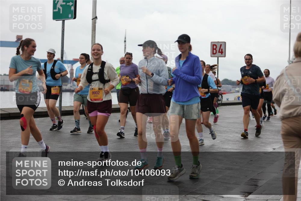 13.09.2026 - Kiel Lauf Andreas Tolksdorf http://msf.ph/oto/10406093 13.09.2026 11:07:48 Kiellinie 7835, 4487, 9902, 4 meine-sportfotos.de