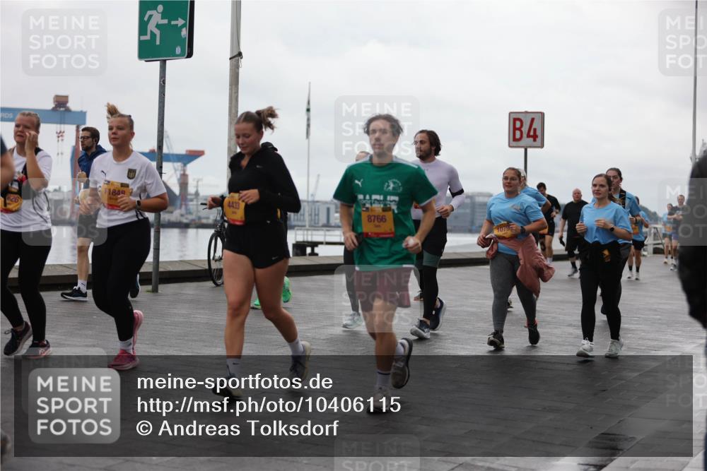 13.09.2026 - Kiel Lauf Andreas Tolksdorf http://msf.ph/oto/10406115 13.09.2026 11:07:52 Kiellinie 4, 11849, 4433, 826, 8766, 1079, 34 meine-sportfotos.de