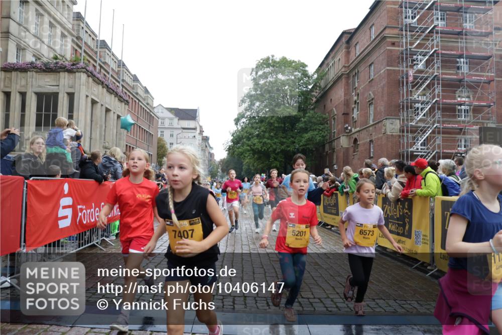 13.09.2026 - Kiel Lauf Yannick Fuchs http://msf.ph/oto/10406147 13.09.2026 08:58:28 Ziel 1158, 1188, 1382, 3217, 3686, 4115, 4546, 4622, 4965, 5908, 7018, 8067, 8354, 9620, 9852, 10242, 10925, 734, 1462, 1791, 2326, 2710, 2908, 2964, 3145, 3150, 3492, 3567, 3891, 4025, 4491, 4550, 4995, 4999, 5005, 5093, 6246, 6350, 6428, 6588, 6984, 7018, 7026, 7031, 7574, 7576, 7812, 8674, 8675, 9097, 9372, 9490, 9585, 9622, 9701, 10566, 10890, 10899, 11077, 11638, 11673, 12216, 27, 339, 1348, 5201, 5536, 5537, 6573, 7407, 57, 3020, 5666, 5895, 7058 meine-sportfotos.de