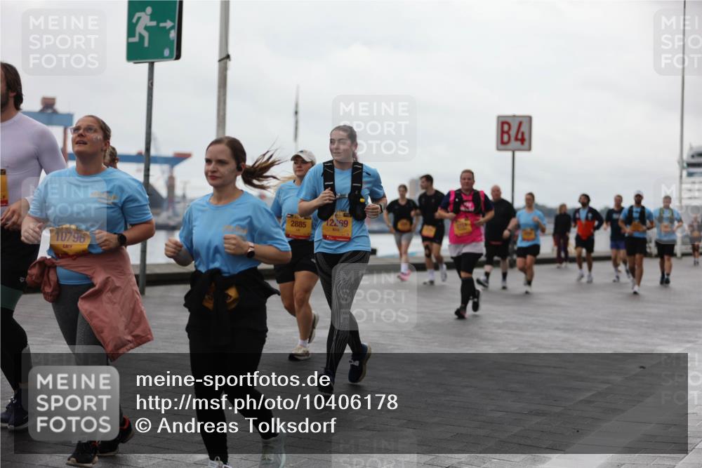 13.09.2026 - Kiel Lauf Andreas Tolksdorf http://msf.ph/oto/10406178 13.09.2026 11:07:55 Kiellinie 10796, 2885, 39, 12, 99, 4 meine-sportfotos.de