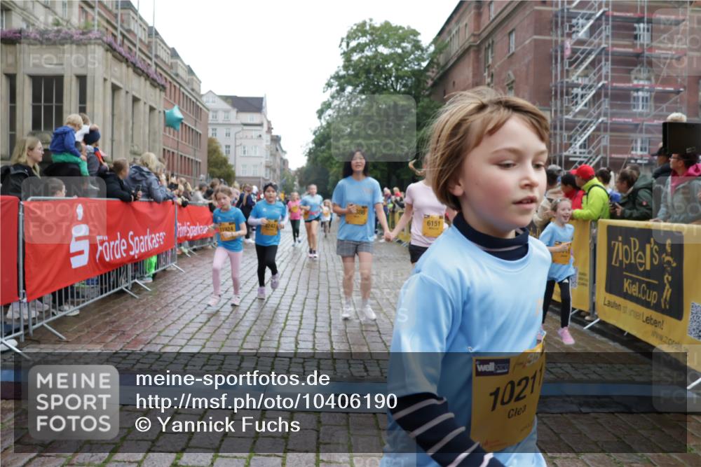 13.09.2026 - Kiel Lauf Yannick Fuchs http://msf.ph/oto/10406190 13.09.2026 08:58:32 Ziel 515, 1188, 1382, 2100, 3217, 4622, 4965, 5092, 5200, 5908, 7022, 8354, 9852, 10242, 11430, 734, 1158, 1462, 1791, 2710, 2908, 3145, 3150, 3492, 3567, 3686, 3891, 4025, 4115, 4491, 4546, 4550, 4995, 4999, 5005, 6246, 6350, 6428, 6588, 6984, 7018, 7026, 7031, 7574, 7576, 7812, 8067, 8674, 8675, 9097, 9372, 9490, 9585, 9620, 9622, 9701, 9852, 10566, 10890, 10899, 10925, 11077, 11638, 11673, 12216, 27, 339, 1119, 1348, 3242, 5201, 5536, 5537, 6151, 6573, 7407, 57, 3020, 5666 meine-sportfotos.de