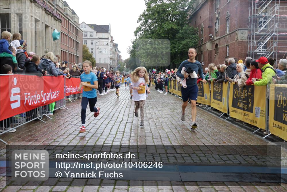 13.09.2026 - Kiel Lauf Yannick Fuchs http://msf.ph/oto/10406246 13.09.2026 08:58:38 Ziel 515, 1188, 2100, 4965, 5092, 5200, 5536, 5537, 5908, 7022, 7407, 8354, 11430, 11783, 12297, 734, 1158, 1382, 1462, 2710, 2908, 3145, 3150, 3217, 3492, 3567, 3686, 4115, 4491, 4546, 4550, 4622, 4995, 4999, 5005, 6246, 6350, 6428, 6588, 7018, 7026, 7031, 7574, 7576, 7812, 8067, 9097, 9372, 9490, 9585, 9620, 9622, 9701, 9852, 10242, 10566, 10890, 10899, 10925, 11077, 11638, 11673, 12216, 27, 339, 1119, 1348, 3242, 5201, 6151, 6573, 6883, 6896, 7223, 8944 meine-sportfotos.de