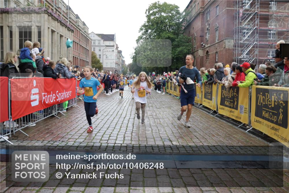13.09.2026 - Kiel Lauf Yannick Fuchs http://msf.ph/oto/10406248 13.09.2026 08:58:38 Ziel 515, 1188, 2100, 4965, 5092, 5200, 5536, 5537, 5908, 7022, 7407, 8354, 11430, 11783, 12297, 734, 1158, 1382, 1462, 2710, 2908, 3145, 3150, 3217, 3492, 3567, 3686, 4115, 4491, 4546, 4550, 4622, 4995, 4999, 5005, 6246, 6350, 6428, 6588, 7018, 7026, 7031, 7574, 7576, 7812, 8067, 9097, 9372, 9490, 9585, 9620, 9622, 9701, 9852, 10242, 10566, 10890, 10899, 10925, 11077, 11638, 11673, 12216, 27, 339, 1119, 1348, 3242, 5201, 6151, 6573, 6883, 6896, 7223, 8944 meine-sportfotos.de