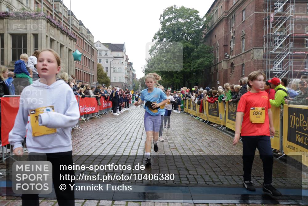 13.09.2026 - Kiel Lauf Yannick Fuchs http://msf.ph/oto/10406380 13.09.2026 08:58:51 Ziel 27, 339, 1119, 1348, 3242, 5201, 6151, 6573, 6896, 7223, 7407, 9773, 10211, 10292, 10821, 11252, 11386, 11924, 12517, 515, 1158, 1188, 1382, 2100, 3145, 3150, 3217, 3492, 3686, 4115, 4546, 4622, 4965, 5092, 5200, 5536, 5537, 5908, 6588, 7018, 7022, 8067, 8354, 9620, 9701, 9852, 10242, 10890, 10925, 11077, 11430, 11783, 12297, 118, 512, 1848, 2725, 3543, 3666, 4026, 5106, 5629, 6883, 7028, 7739, 7916, 8261, 8944, 9215, 734, 2710, 3145, 3150, 3492, 4546 meine-sportfotos.de