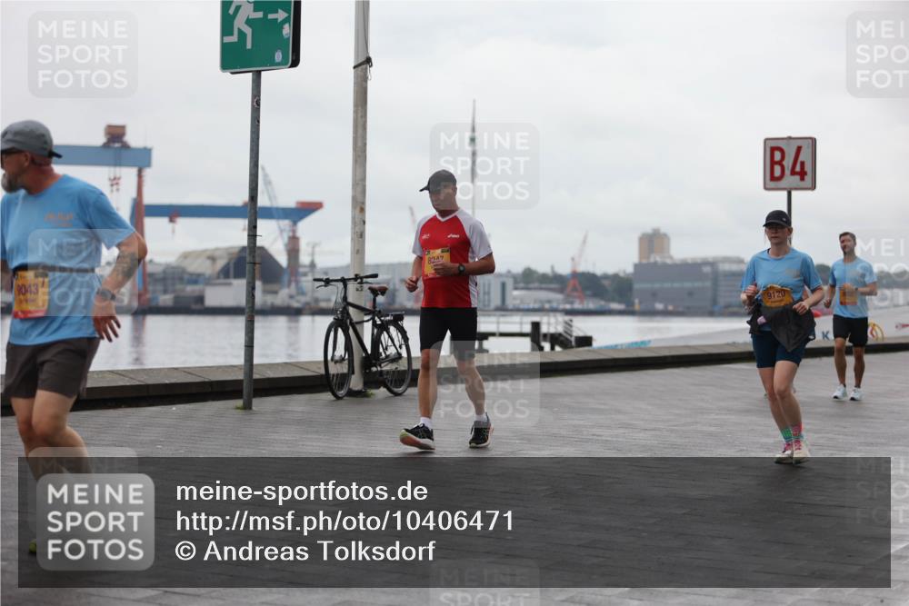 13.09.2026 - Kiel Lauf Andreas Tolksdorf http://msf.ph/oto/10406471 13.09.2026 11:08:23 Kiellinie 9043, 8247, 4, 9120 meine-sportfotos.de