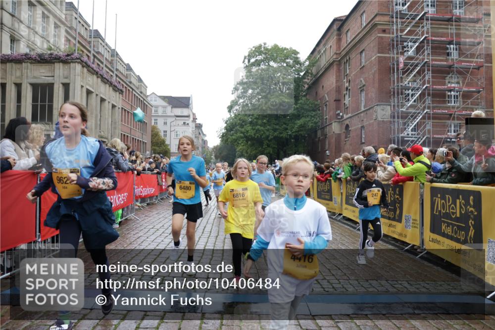 13.09.2026 - Kiel Lauf Yannick Fuchs http://msf.ph/oto/10406484 13.09.2026 08:59:00 Ziel 512, 1848, 2725, 3242, 5106, 5629, 6883, 6896, 7223, 7739, 7916, 8944, 10292, 10334, 11201, 11575, 11924, 27, 339, 515, 1119, 1188, 1348, 1382, 2100, 3242, 4965, 5092, 5200, 5201, 5536, 5537, 5908, 6151, 6573, 7022, 7407, 8354, 9773, 10211, 10821, 11252, 11386, 11430, 11783, 11924, 12297, 12517, 118, 3543, 3666, 3767, 3803, 4026, 4064, 4164, 4426, 4444, 6480, 6816, 7028, 7401, 7706, 8261, 9215, 9293, 9430, 1158, 1382, 3217, 3686, 4115, 4546, 4622 meine-sportfotos.de