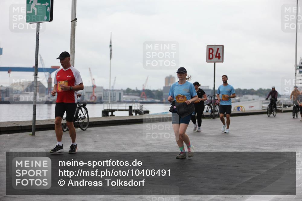 13.09.2026 - Kiel Lauf Andreas Tolksdorf http://msf.ph/oto/10406491 13.09.2026 11:08:24 Kiellinie 8247, 9120, 4 meine-sportfotos.de