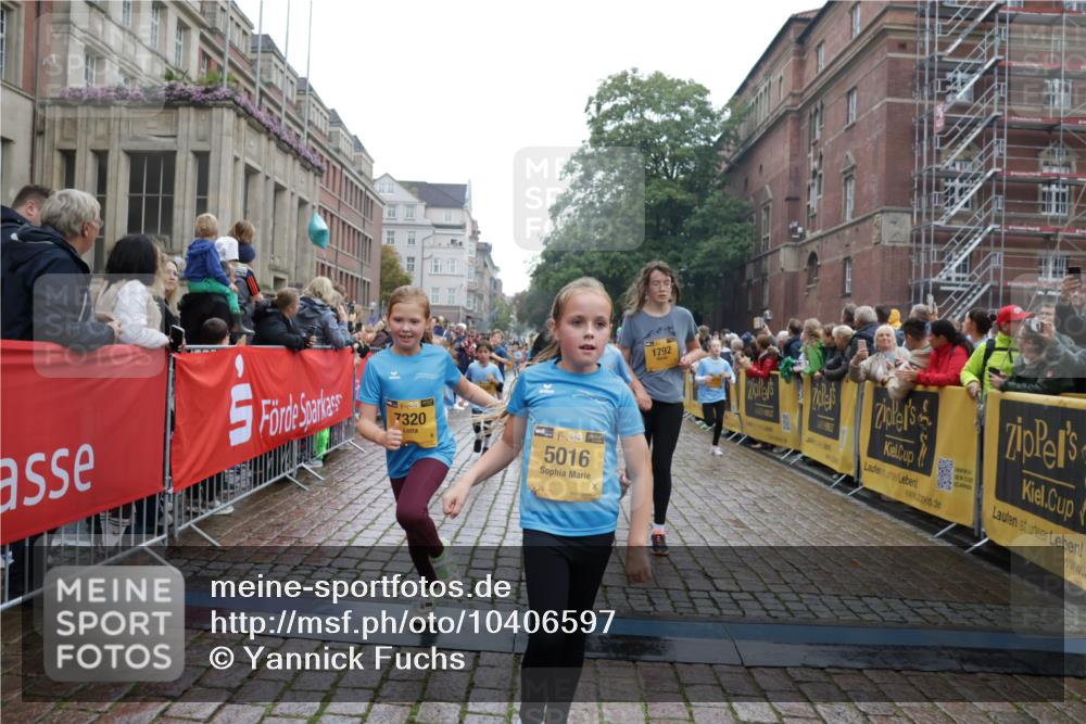 13.09.2026 - Kiel Lauf Yannick Fuchs http://msf.ph/oto/10406597 13.09.2026 08:59:12 Ziel 118, 512, 1848, 3543, 3666, 3767, 4026, 4064, 4164, 4444, 6480, 6816, 7028, 7706, 7916, 8261, 9215, 9430, 9623, 10682, 11575, 27, 339, 1119, 1348, 2725, 3242, 5092, 5106, 5200, 5201, 5536, 5537, 5629, 6151, 6573, 6883, 6896, 7223, 7407, 7739, 7916, 8944, 9773, 10211, 10292, 10334, 10821, 11201, 11252, 11386, 11430, 11783, 11924, 12297, 12517, 125, 1413, 1549, 1792, 2342, 3165, 3803, 3958, 4426, 4481, 4498, 4886, 5016, 5131, 5590, 6943, 7337, 7371, 7401, 9293 meine-sportfotos.de