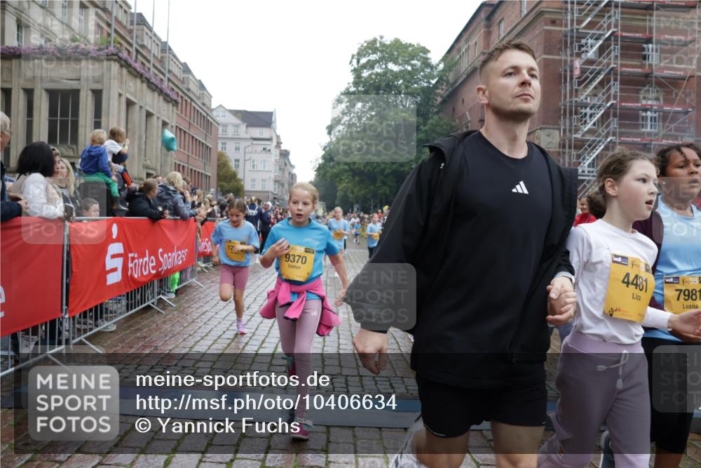 13.09.2026 - Kiel Lauf Yannick Fuchs http://msf.ph/oto/10406634 13.09.2026 08:59:16 Ziel 118, 3543, 3666, 3767, 3803, 3958, 4026, 4064, 4164, 4426, 4444, 5590, 6480, 6816, 7028, 7401, 7706, 8261, 9215, 9293, 9430, 9623, 10682, 11617, 11808, 12004, 27, 339, 512, 1119, 1348, 1848, 2725, 3242, 4026, 5106, 5201, 5629, 6151, 6573, 6883, 6896, 7028, 7223, 7407, 7739, 7916, 8944, 9773, 10211, 10292, 10334, 10821, 11201, 11252, 11386, 11575, 11924, 12517, 125, 579, 1413, 1549, 1792, 2342, 3165, 3537, 3890, 4481, 4498, 4886, 5016, 5131, 6943, 7337, 7371 meine-sportfotos.de