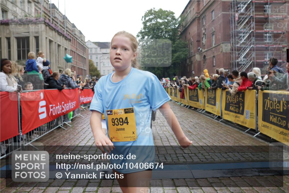 13.09.2026 - Kiel Lauf Yannick Fuchs http://msf.ph/oto/10406674 13.09.2026 08:59:20 Ziel 3543, 3666, 3767, 3803, 3958, 4064, 4164, 4426, 4444, 4498, 5131, 5590, 6480, 6816, 6944, 7337, 7371, 7401, 7706, 8069, 9293, 9430, 9623, 10682, 11395, 11617, 11808, 12004, 12383, 27, 118, 339, 512, 1119, 1348, 1848, 2725, 3242, 3666, 4026, 5106, 5629, 6151, 6883, 6896, 7028, 7223, 7739, 7916, 8261, 8944, 9215, 9773, 10211, 10292, 10334, 10821, 11201, 11386, 11575, 11924, 12517, 125, 579, 1413, 1549, 1792, 2342, 3165, 3537, 3890, 4481, 4886, 5016, 6943, 12517 meine-sportfotos.de