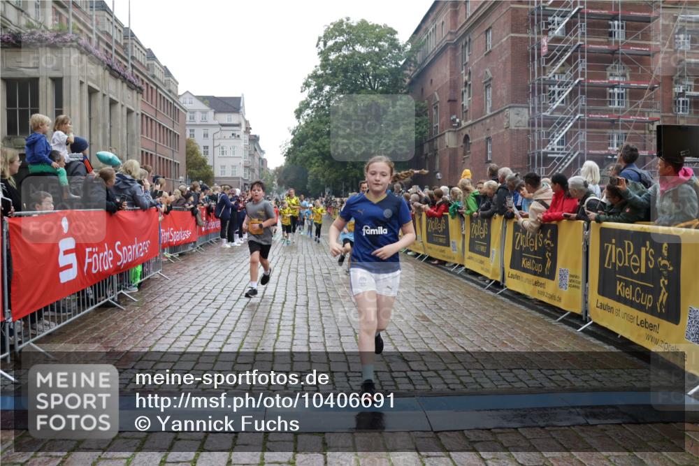 13.09.2026 - Kiel Lauf Yannick Fuchs http://msf.ph/oto/10406691 13.09.2026 08:59:22 Ziel 125, 3767, 3803, 3958, 4064, 4164, 4426, 4444, 4498, 4886, 5131, 5590, 6480, 6816, 6944, 7337, 7371, 7401, 7706, 8069, 9293, 9358, 9430, 9623, 10682, 11189, 11395, 11617, 11808, 12004, 12383, 118, 512, 1119, 1848, 2725, 3242, 3543, 3666, 4026, 5106, 5629, 6151, 6883, 6896, 7028, 7223, 7739, 7916, 8261, 8944, 9215, 10211, 10292, 10334, 10821, 11201, 11386, 11575, 11924, 12517, 579, 1413, 1549, 1792, 2342, 3165, 3537, 3890, 4481, 5016, 6943, 12517 meine-sportfotos.de