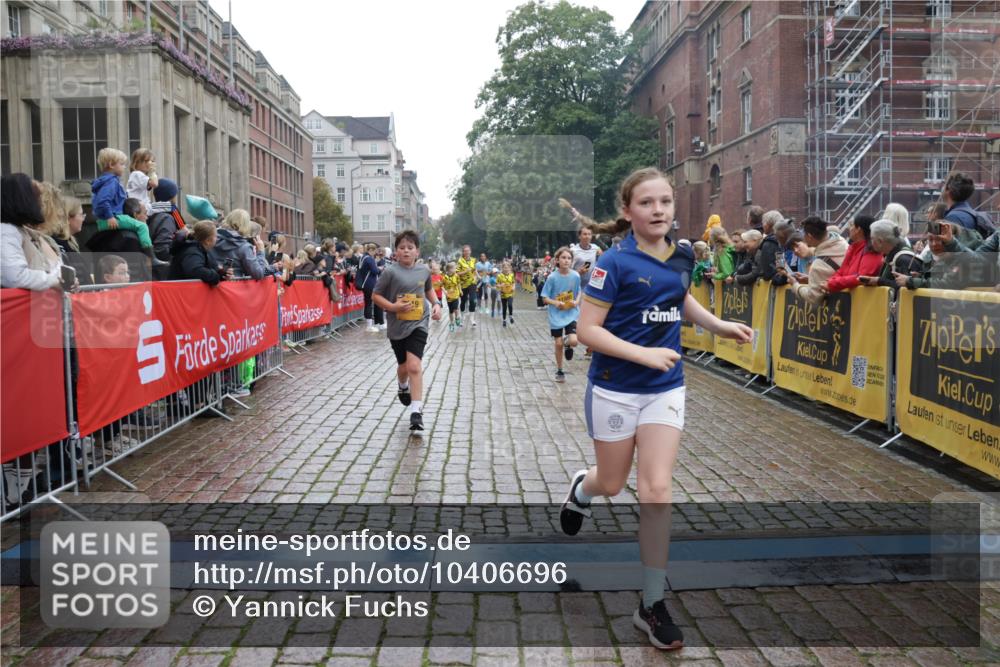 13.09.2026 - Kiel Lauf Yannick Fuchs http://msf.ph/oto/10406696 13.09.2026 08:59:22 Ziel 125, 3767, 3803, 3958, 4064, 4164, 4426, 4444, 4498, 4886, 5131, 5590, 6480, 6816, 6944, 7337, 7371, 7401, 7706, 8069, 9293, 9358, 9430, 9623, 10682, 11189, 11395, 11617, 11808, 12004, 12383, 118, 512, 1119, 1848, 2725, 3242, 3543, 3666, 4026, 5106, 5629, 6151, 6883, 6896, 7028, 7223, 7739, 7916, 8261, 8944, 9215, 10211, 10292, 10334, 10821, 11201, 11386, 11575, 11924, 12517, 579, 1413, 1549, 1792, 2342, 3165, 3537, 3890, 4481, 5016, 6943, 12517 meine-sportfotos.de