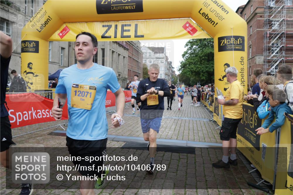13.09.2026 - Kiel Lauf Yannick Fuchs http://msf.ph/oto/10406789 13.09.2026 10:33:05 Ziel 1327, 3997, 6988, 7030, 10181, 10552, 32, 342, 870, 875, 1393, 1467, 1612, 1801, 3327, 4236, 4393, 4512, 4963, 5721, 6337, 7471, 7650, 8033, 8621, 8683, 9123, 9222, 9879, 10338, 11299, 11319, 11597, 12353, 12728, 864, 1331, 1525, 1979, 2824, 3991, 4929, 5197, 5274, 5907, 6537, 7709, 8280, 9411, 9891, 9975, 10331, 10448, 10773, 11063, 11754, 12277, 12339, 3170, 3923, 4236, 4349, 4512, 6435, 8878, 11299, 11319, 11612, 12071, 12367 meine-sportfotos.de