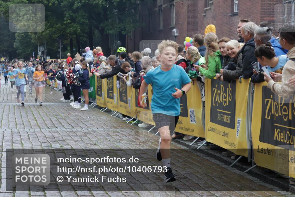 13.09.2026 - Kiel Lauf Yannick Fuchs http://msf.ph/oto/10406793 13.09.2026 08:59:33 Ziel 125, 579, 1413, 1549, 1792, 2342, 3165, 3537, 3890, 4481, 4498, 4886, 5016, 5131, 6943, 6944, 7320, 7396, 7981, 8069, 8153, 8530, 9151, 9358, 9370, 9394, 10665, 10723, 11189, 11364, 11395, 11570, 12586, 118, 512, 1848, 2725, 3543, 3666, 3767, 3803, 3958, 4026, 4064, 4164, 4426, 4444, 5106, 5131, 5590, 5629, 6480, 6816, 6883, 7028, 7337, 7371, 7401, 7706, 7739, 7916, 8261, 8944, 9215, 9293, 9430, 9623, 10682, 11201, 11395, 11575, 11617, 12004, 12383, 28 meine-sportfotos.de