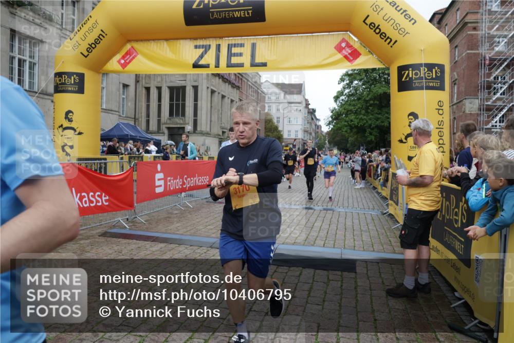 13.09.2026 - Kiel Lauf Yannick Fuchs http://msf.ph/oto/10406795 13.09.2026 10:33:05 Ziel 1327, 3997, 6988, 7030, 10181, 10552, 32, 342, 870, 875, 1393, 1467, 1612, 1801, 3327, 4236, 4393, 4512, 4963, 5721, 6337, 7471, 7650, 8033, 8621, 8683, 9123, 9222, 9879, 10338, 11299, 11319, 11597, 12353, 12728, 864, 1331, 1525, 1979, 2824, 3991, 4929, 5197, 5274, 5907, 6537, 7709, 8280, 9411, 9891, 9975, 10331, 10448, 10773, 11063, 11754, 12277, 12339, 3170, 3923, 4236, 4349, 4512, 6435, 8878, 11299, 11319, 11612, 12071, 12367 meine-sportfotos.de