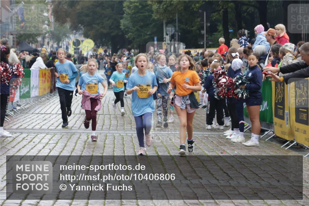 13.09.2026 - Kiel Lauf Yannick Fuchs http://msf.ph/oto/10406806 13.09.2026 08:59:35 Ziel 125, 579, 1413, 1549, 1792, 2342, 3165, 3537, 3890, 4481, 4498, 4886, 5016, 6943, 6944, 7320, 7396, 7981, 8153, 8530, 8932, 9151, 9358, 9370, 9394, 10665, 10723, 11189, 11364, 11570, 11980, 12329, 12586, 118, 512, 1848, 2725, 3543, 3666, 3767, 3803, 3958, 4026, 4064, 4164, 4426, 4444, 4498, 5106, 5131, 5590, 5629, 6480, 6816, 6944, 7028, 7337, 7371, 7401, 7706, 7739, 7916, 8069, 8261, 9215, 9293, 9430, 9623, 10682, 11395, 11575, 11617, 12004, 12383, 28 meine-sportfotos.de
