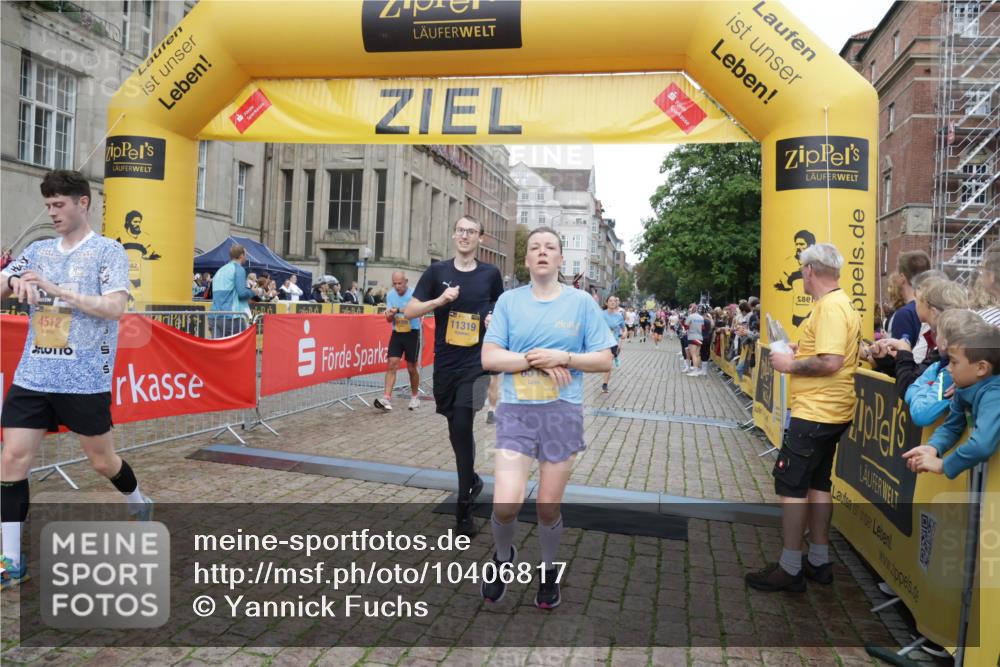13.09.2026 - Kiel Lauf Yannick Fuchs http://msf.ph/oto/10406817 13.09.2026 10:33:07 Ziel 1327, 3997, 6988, 7030, 10181, 10552, 10773, 32, 342, 870, 875, 1393, 1467, 1612, 1801, 3327, 4236, 4393, 4963, 5721, 6337, 7471, 7650, 8033, 8621, 8683, 9123, 9222, 9879, 10338, 11299, 11597, 12353, 12728, 864, 1331, 1525, 1979, 2824, 3991, 4929, 5197, 5274, 5907, 6537, 6775, 7709, 8280, 9411, 9891, 9975, 10331, 10448, 11063, 11754, 12277, 12339, 1393, 3170, 4236, 4512, 6435, 8033, 8683, 9123, 11299, 11319, 12071, 12367 meine-sportfotos.de