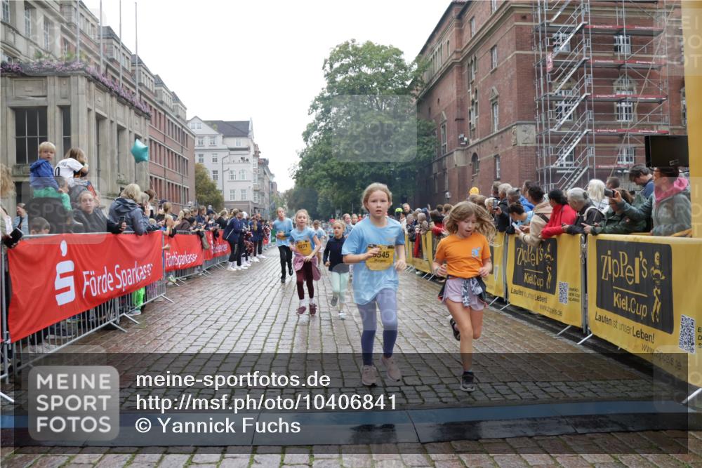 13.09.2026 - Kiel Lauf Yannick Fuchs http://msf.ph/oto/10406841 13.09.2026 08:59:40 Ziel 533, 579, 621, 1549, 2342, 2906, 2962, 3537, 3890, 4481, 7919, 7981, 8530, 8932, 9151, 9370, 9394, 10665, 10723, 11364, 11570, 11980, 12298, 12329, 12586, 118, 125, 1413, 1549, 1792, 2342, 3165, 3543, 3666, 3767, 3803, 3958, 4026, 4064, 4164, 4426, 4444, 4498, 4886, 5016, 5131, 5590, 6480, 6816, 6943, 6944, 7028, 7320, 7337, 7371, 7396, 7401, 7706, 8069, 8153, 8261, 9215, 9293, 9358, 9430, 9623, 10682, 10723, 11189, 11395, 11617, 12004, 12383, 28 meine-sportfotos.de