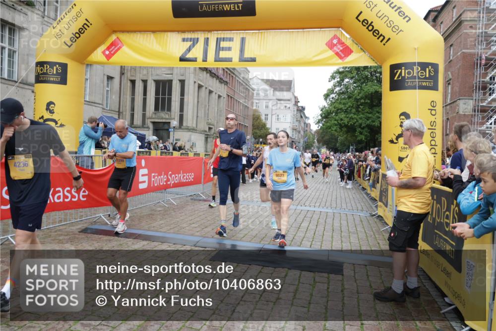 13.09.2026 - Kiel Lauf Yannick Fuchs http://msf.ph/oto/10406863 13.09.2026 10:33:10 Ziel 1327, 3997, 5907, 6988, 7030, 8280, 10181, 10552, 10773, 11754, 12277, 32, 342, 870, 875, 1393, 1467, 1612, 1801, 3327, 4393, 4963, 5721, 6337, 7471, 7650, 8621, 8683, 9222, 9879, 10338, 11597, 12353, 12728, 813, 864, 1331, 1525, 1979, 2824, 3991, 4929, 5197, 5274, 6537, 6775, 7709, 9411, 9891, 9975, 10331, 10448, 11063, 12339, 1393, 3170, 4236, 4512, 8033, 8683, 9123, 11299, 11319, 12071 meine-sportfotos.de