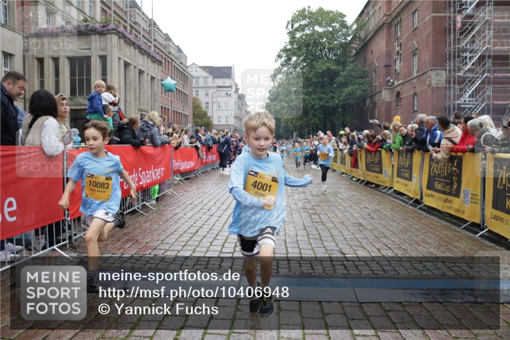 13.09.2026 - Kiel Lauf Yannick Fuchs http://msf.ph/oto/10406948 13.09.2026 08:59:50 Ziel 28, 533, 621, 2789, 2906, 2962, 3865, 3867, 7919, 8673, 8932, 9036, 9939, 11980, 12298, 12329, 125, 579, 1413, 1549, 1792, 2342, 3165, 3537, 3767, 3803, 3890, 3958, 4164, 4426, 4444, 4481, 4498, 4886, 5016, 5131, 5590, 6480, 6816, 6943, 6944, 7320, 7337, 7371, 7396, 7401, 7706, 7981, 8069, 8153, 8530, 8932, 9151, 9293, 9358, 9370, 9394, 9623, 10665, 10682, 10723, 11189, 11364, 11395, 11570, 11617, 11980, 12004, 12329, 12383, 12586, 4001, 7746, 9003, 9421, 10083, 3543 meine-sportfotos.de