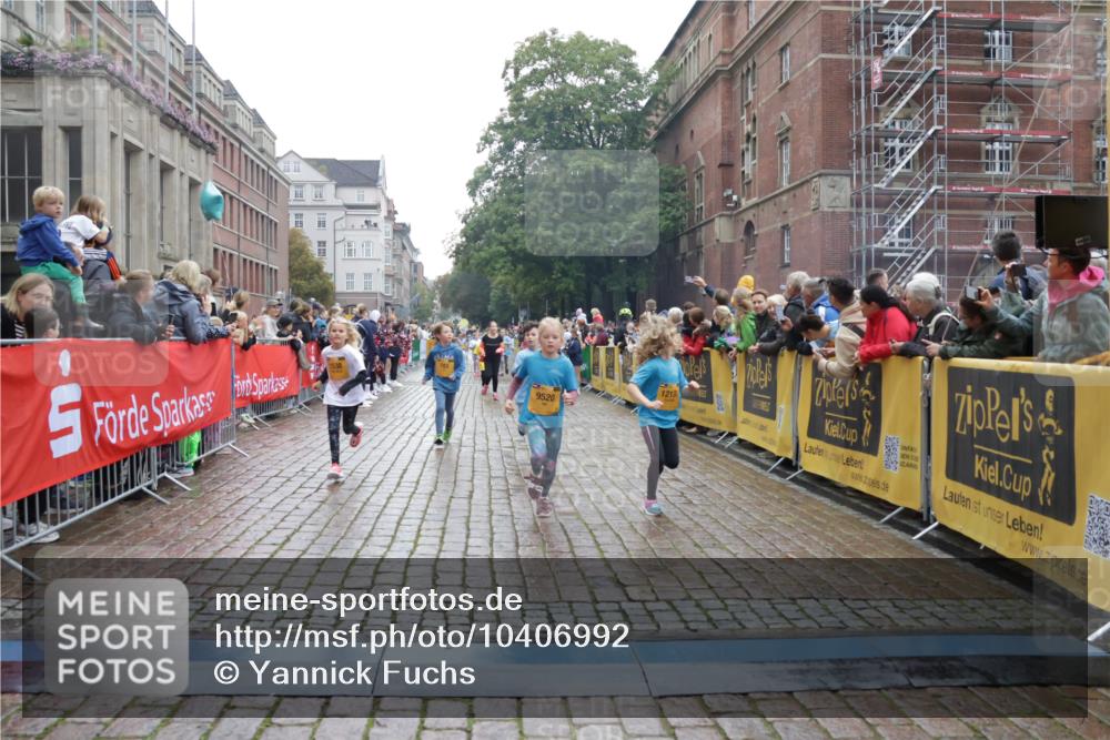 13.09.2026 - Kiel Lauf Yannick Fuchs http://msf.ph/oto/10406992 13.09.2026 08:59:54 Ziel 28, 533, 1871, 2789, 2962, 3545, 3568, 3865, 3867, 6271, 8673, 9036, 9939, 12298, 125, 533, 579, 621, 1413, 1549, 1792, 2342, 2906, 2962, 3165, 3537, 3803, 3890, 3958, 4426, 4481, 4498, 4886, 5016, 5131, 5590, 6943, 6944, 7320, 7337, 7371, 7396, 7401, 7919, 7981, 8069, 8153, 8530, 8932, 9151, 9293, 9358, 9370, 9394, 10665, 10723, 11189, 11364, 11395, 11570, 11617, 11980, 12004, 12329, 12383, 12586, 783, 1538, 4001, 4793, 7746, 9003, 9421, 9520, 10083 meine-sportfotos.de