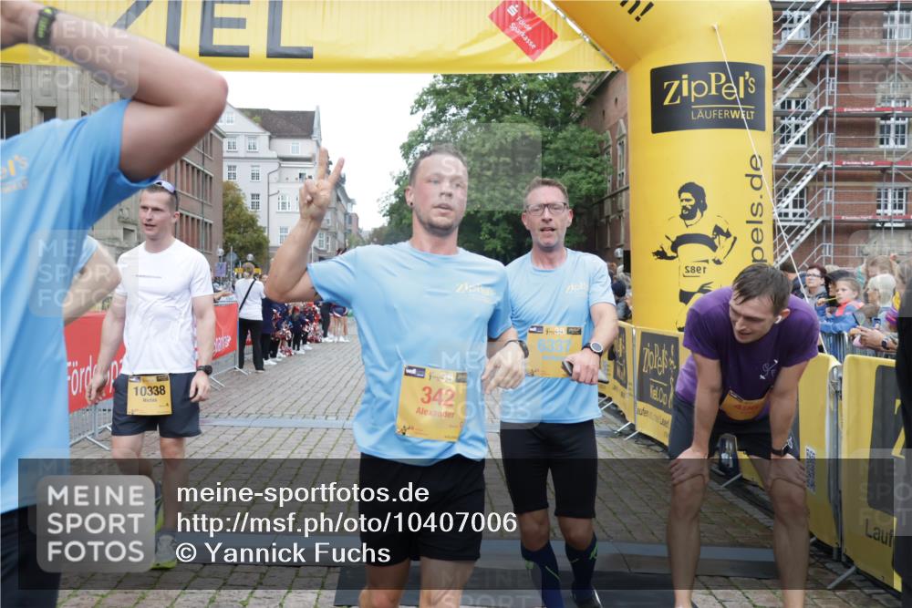 13.09.2026 - Kiel Lauf Yannick Fuchs http://msf.ph/oto/10407006 13.09.2026 10:33:24 Ziel 864, 1331, 1525, 1979, 2824, 3991, 4929, 5197, 5274, 5907, 6537, 6775, 7709, 9411, 9891, 9975, 10331, 10448, 11063, 11754, 12277, 12339, 32, 1327, 1467, 3327, 3997, 6988, 7030, 8280, 9222, 9879, 10181, 10552, 10773, 11754, 12277, 435, 446, 813, 1958, 2073, 2775, 3323, 3799, 3924, 4776, 5961, 6080, 6569, 6973, 7372, 8225, 8641, 8896, 8938, 8940, 10984, 11289, 11707, 12729, 342, 1801, 3327, 4393, 4963, 6337, 7471, 7650, 9879, 10338, 11597, 12353 meine-sportfotos.de