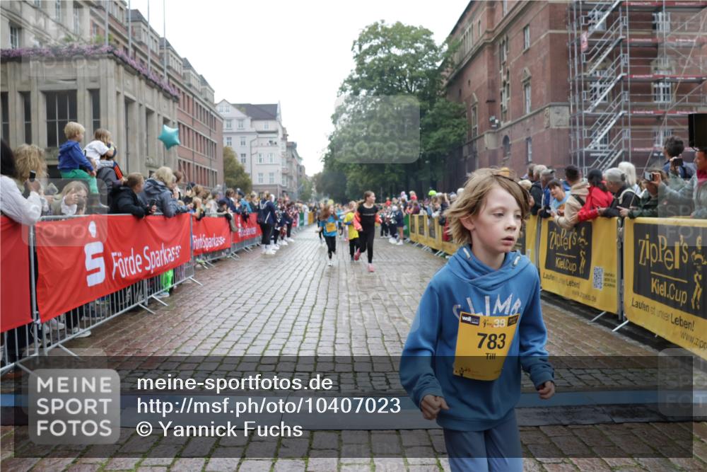 13.09.2026 - Kiel Lauf Yannick Fuchs http://msf.ph/oto/10407023 13.09.2026 08:59:56 Ziel 28, 780, 1871, 2789, 2918, 3545, 3568, 3865, 3867, 6271, 7624, 8673, 8692, 9036, 9939, 125, 533, 579, 621, 1413, 1549, 1792, 2342, 2906, 2962, 3165, 3537, 3865, 3867, 3890, 3958, 4481, 4498, 4886, 5016, 5131, 5590, 6943, 6944, 7320, 7337, 7371, 7396, 7919, 7981, 8069, 8153, 8530, 8673, 8932, 9151, 9358, 9370, 9394, 9939, 10665, 10723, 11189, 11364, 11395, 11570, 11980, 12004, 12298, 12329, 12383, 12586, 65, 783, 1538, 4001, 4793, 4821, 7746, 9003, 9421, 9520, 10083, 12662 meine-sportfotos.de