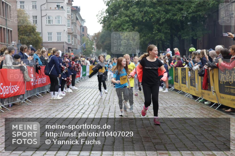 13.09.2026 - Kiel Lauf Yannick Fuchs http://msf.ph/oto/10407029 13.09.2026 08:59:57 Ziel 28, 780, 1871, 2789, 2918, 3545, 3568, 6271, 7624, 7746, 8692, 9036, 12371, 28, 125, 533, 579, 621, 1413, 1549, 1792, 2342, 2906, 2962, 3165, 3537, 3865, 3867, 3890, 4481, 4498, 4886, 5016, 5131, 6943, 6944, 7320, 7337, 7371, 7396, 7919, 7981, 8069, 8153, 8530, 8673, 8932, 9036, 9151, 9358, 9370, 9394, 9939, 10665, 10723, 11189, 11364, 11395, 11570, 11980, 12298, 12329, 12383, 12586, 65, 783, 1538, 4001, 4661, 4793, 4821, 9003, 9421, 9520, 10083, 12662 meine-sportfotos.de