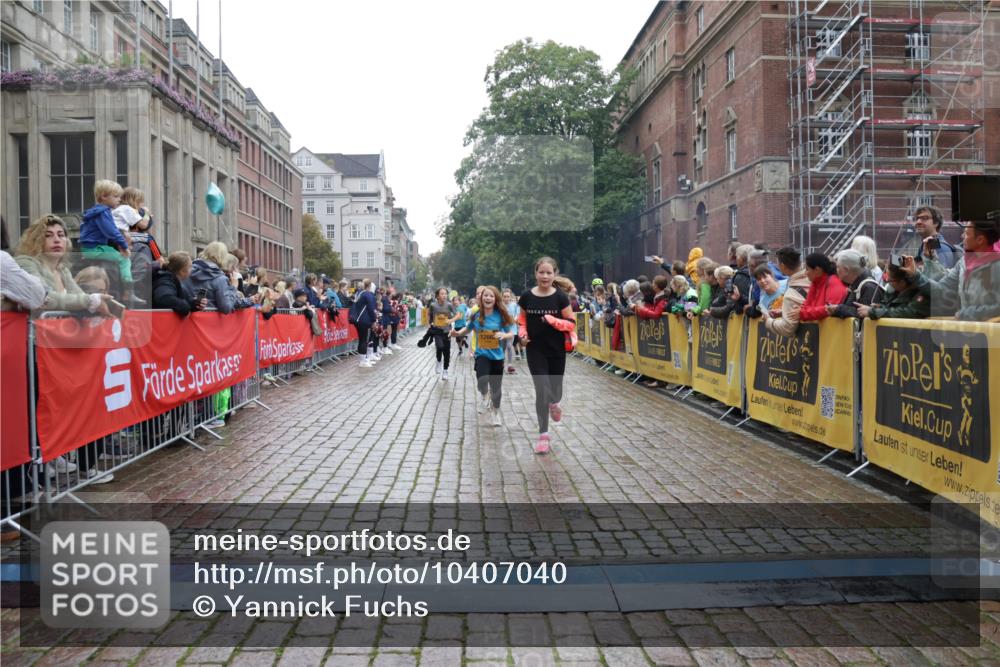 13.09.2026 - Kiel Lauf Yannick Fuchs http://msf.ph/oto/10407040 13.09.2026 08:59:58 Ziel 780, 1871, 2789, 2918, 3545, 3568, 6271, 7624, 7746, 8692, 12371, 28, 125, 533, 579, 621, 1413, 1549, 1792, 2342, 2906, 2962, 3165, 3537, 3865, 3867, 3890, 4481, 4498, 4886, 5016, 5131, 6943, 6944, 7320, 7396, 7919, 7981, 8069, 8153, 8530, 8673, 8932, 9036, 9151, 9358, 9370, 9394, 9939, 10665, 10723, 11189, 11364, 11395, 11570, 11980, 12298, 12329, 12586, 65, 783, 1538, 2513, 4001, 4661, 4793, 4821, 9003, 9421, 9520, 10083, 12662 meine-sportfotos.de
