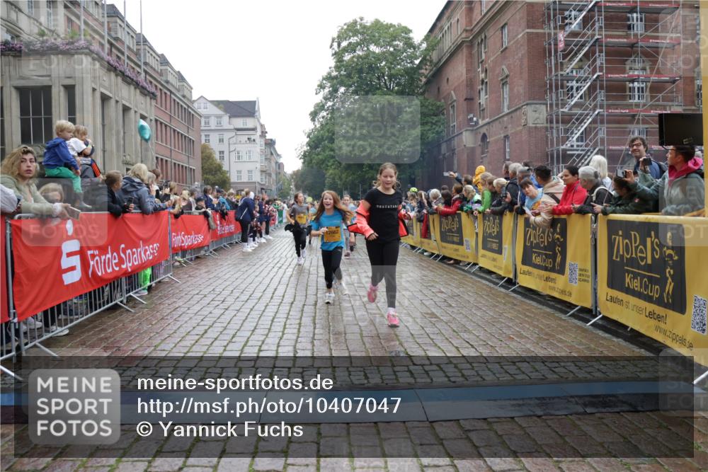 13.09.2026 - Kiel Lauf Yannick Fuchs http://msf.ph/oto/10407047 13.09.2026 08:59:58 Ziel 780, 1871, 2789, 2918, 3545, 3568, 6271, 7624, 7746, 8692, 12371, 28, 125, 533, 579, 621, 1413, 1549, 1792, 2342, 2906, 2962, 3165, 3537, 3865, 3867, 3890, 4481, 4498, 4886, 5016, 5131, 6943, 6944, 7320, 7396, 7919, 7981, 8069, 8153, 8530, 8673, 8932, 9036, 9151, 9358, 9370, 9394, 9939, 10665, 10723, 11189, 11364, 11395, 11570, 11980, 12298, 12329, 12586, 65, 783, 1538, 2513, 4001, 4661, 4793, 4821, 9003, 9421, 9520, 10083, 12662 meine-sportfotos.de