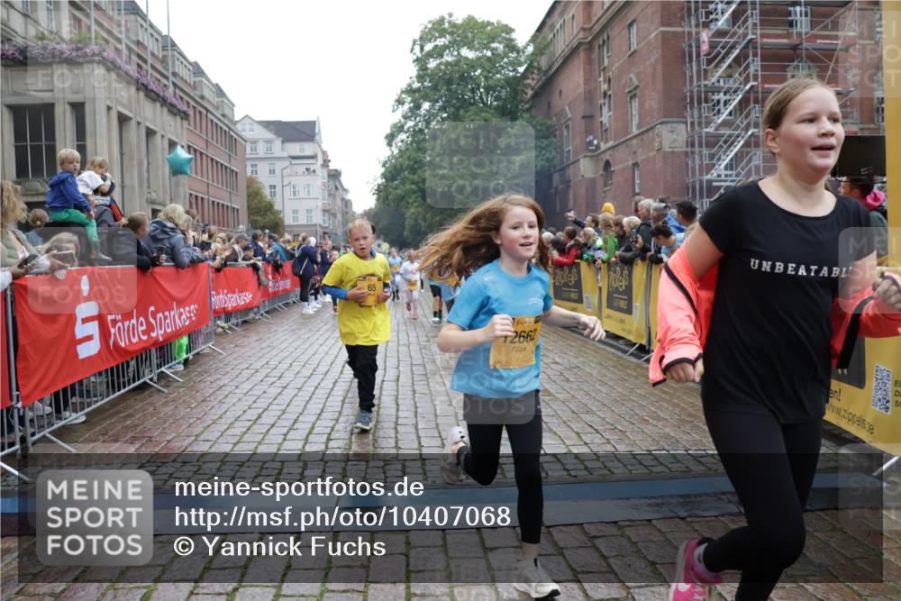 13.09.2026 - Kiel Lauf Yannick Fuchs http://msf.ph/oto/10407068 13.09.2026 09:00:00 Ziel 780, 1871, 2789, 2918, 3545, 3568, 6271, 7624, 7746, 8692, 12371, 28, 125, 533, 579, 621, 1413, 1549, 1792, 2342, 2906, 2962, 3165, 3537, 3865, 3867, 3890, 4481, 4498, 4886, 5016, 6943, 6944, 7320, 7396, 7919, 7981, 8153, 8530, 8673, 8932, 9036, 9151, 9358, 9370, 9394, 9939, 10665, 10723, 11189, 11364, 11570, 11980, 12298, 12329, 12586, 65, 783, 1538, 2513, 3549, 4001, 4661, 4793, 4821, 6258, 6606, 9003, 9421, 9520, 10083, 10592, 12662, 125, 1413 meine-sportfotos.de