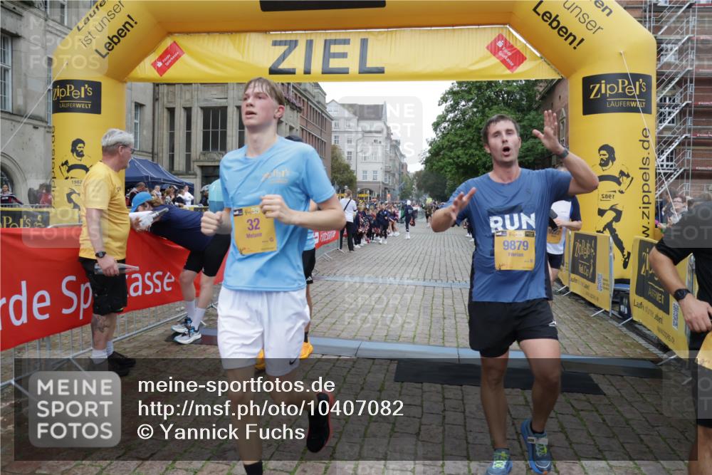 13.09.2026 - Kiel Lauf Yannick Fuchs http://msf.ph/oto/10407082 13.09.2026 10:33:31 Ziel 435, 813, 1331, 1958, 1979, 2775, 5961, 6080, 6569, 6775, 8641, 8938, 8940, 10331, 11063, 864, 1327, 1525, 2824, 3991, 3997, 4929, 5197, 5274, 5907, 6537, 6988, 7030, 7709, 8280, 9411, 9891, 9975, 10181, 10448, 10552, 10773, 11754, 12277, 12339, 115, 446, 908, 2073, 2285, 3323, 3799, 3924, 4300, 4776, 5160, 6973, 7372, 8225, 8362, 8896, 10984, 11289, 11604, 11707, 12729, 32, 1467, 3327, 9222, 9879 meine-sportfotos.de