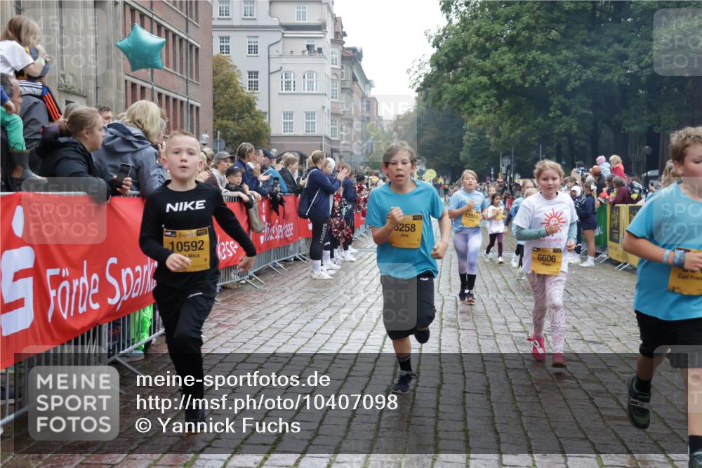 13.09.2026 - Kiel Lauf Yannick Fuchs http://msf.ph/oto/10407098 13.09.2026 09:00:02 Ziel 780, 1871, 2789, 2918, 3545, 3568, 4001, 6271, 7624, 7746, 8692, 10083, 12371, 28, 125, 533, 579, 621, 1413, 1549, 1792, 2342, 2906, 2962, 3165, 3537, 3865, 3867, 3890, 4481, 5016, 6943, 7320, 7396, 7919, 7981, 8153, 8530, 8673, 8932, 9036, 9151, 9370, 9394, 9939, 10665, 10723, 11364, 11570, 11980, 12298, 12329, 12586, 65, 783, 1538, 2513, 2894, 3549, 4661, 4793, 4821, 6258, 6606, 6808, 9003, 9421, 9520, 10592, 12051, 12662, 125, 1413, 1549, 1792, 2342, 3165 meine-sportfotos.de