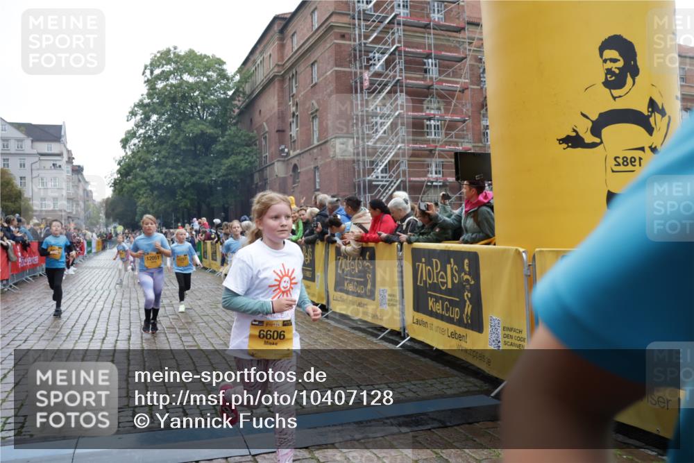 13.09.2026 - Kiel Lauf Yannick Fuchs http://msf.ph/oto/10407128 13.09.2026 09:00:04 Ziel 780, 1871, 2918, 3545, 3568, 4001, 6271, 7624, 7746, 8692, 9421, 10083, 12371, 28, 533, 579, 621, 1549, 1792, 2342, 2789, 2906, 2962, 3165, 3537, 3865, 3867, 3890, 4481, 7919, 7981, 8530, 8673, 8932, 9036, 9151, 9370, 9394, 9939, 10665, 10723, 11364, 11570, 11980, 12298, 12329, 12586, 65, 783, 1284, 1538, 2513, 2894, 3549, 4661, 4793, 4821, 6258, 6606, 6808, 9003, 9520, 10592, 11727, 12051, 12662, 125, 1413, 1549, 1792, 2342, 3165, 4481, 9370, 11570 meine-sportfotos.de